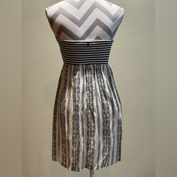 Strapless Roxy Dress, Size M - Picture 3 of 4